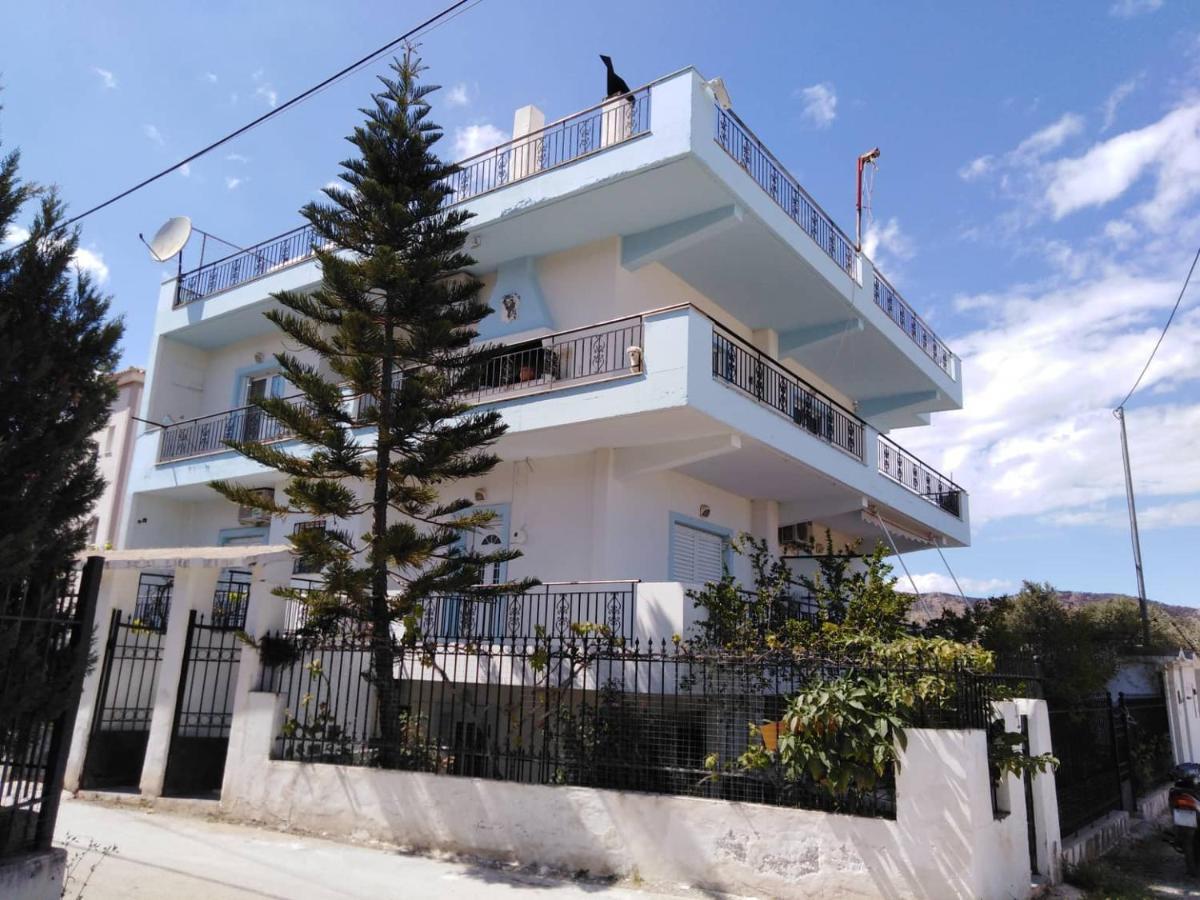 Alexadra'S House Κάτω Αλμυρή Lejlighed Eksteriør billede
